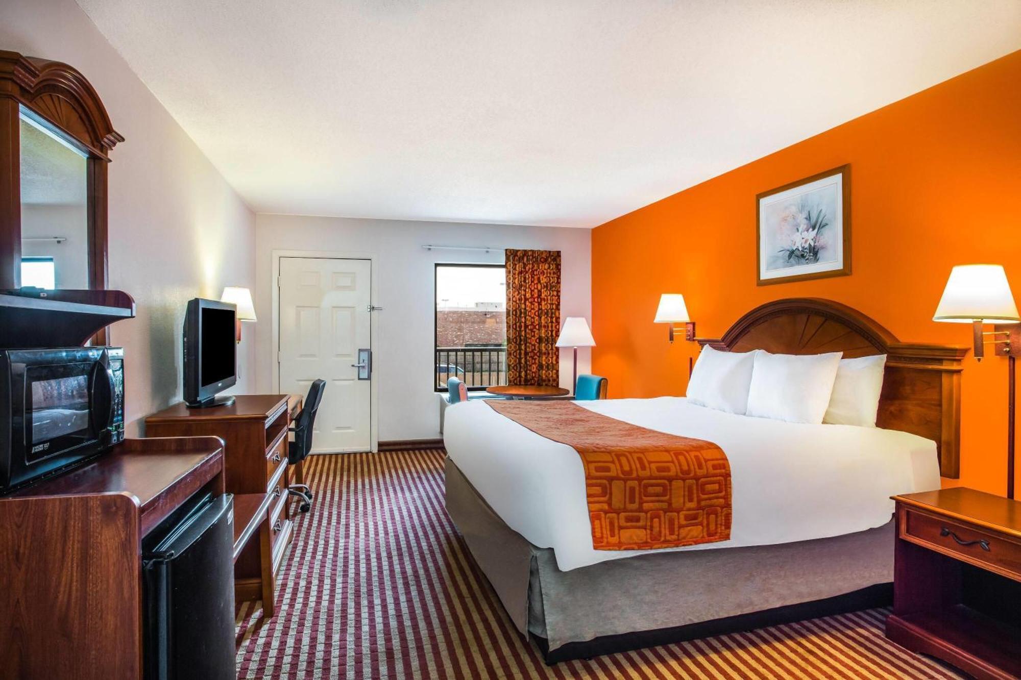 Howard Johnson By Wyndham 2*